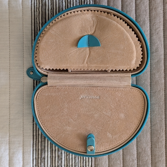 Rowallan Half Moon Leather Jewelry Case Tiffany Blue - Picture 5 of 9